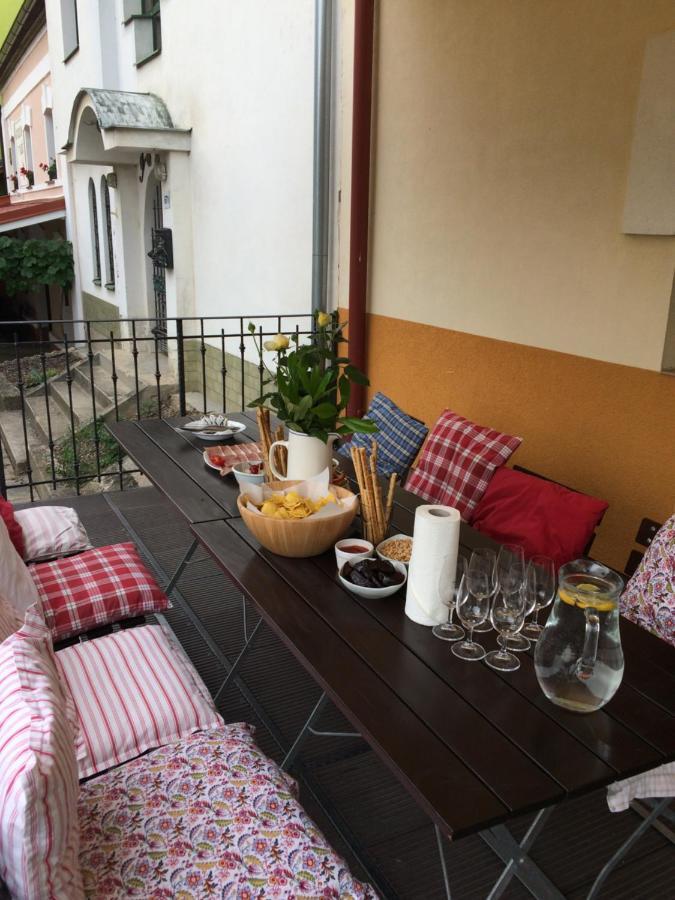 Aparthotel Sklep U Hrabalu Hustopeče Exterior foto
