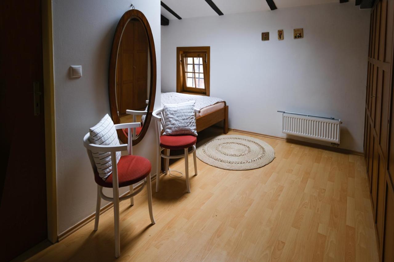 Aparthotel Sklep U Hrabalu Hustopeče Exterior foto