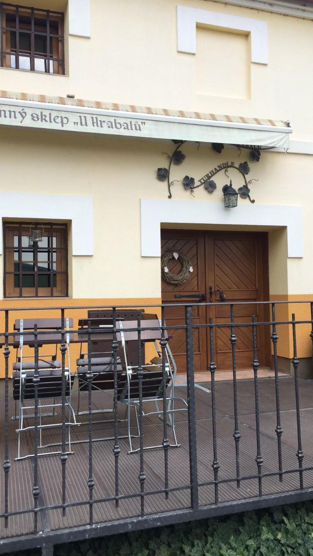 Aparthotel Sklep U Hrabalu Hustopeče Exterior foto